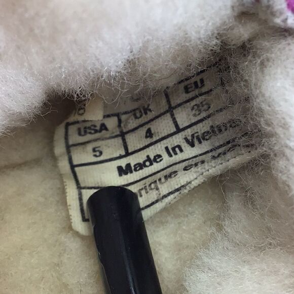 UGG Magenta Pink Sheepskin Lined Suede DAKOTA Slipper Moccasins - Picture 11 of 11